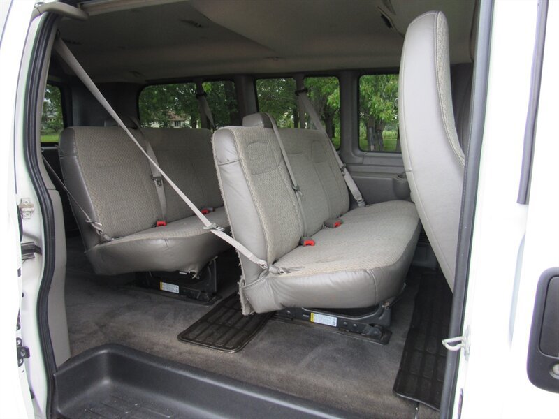 Used 2014 Chevrolet Express 1500 LT w/ LT Preferred Equipment Group RWD image 9