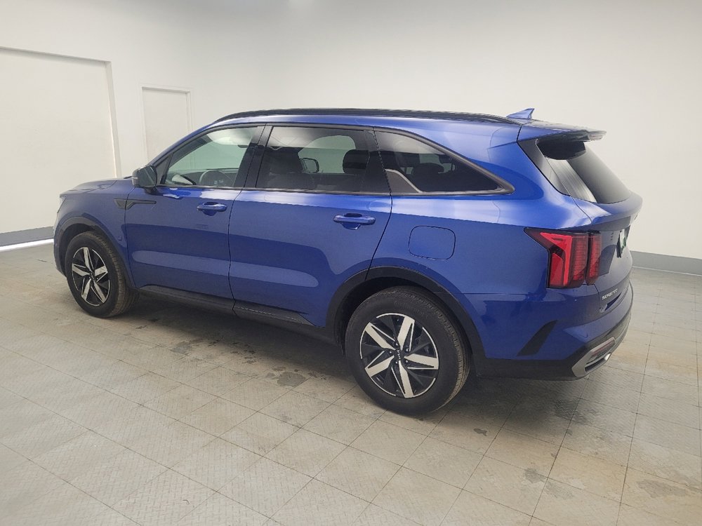 Used 2023 Kia Sorento S w/ Panoramic Sunroof Package image 3