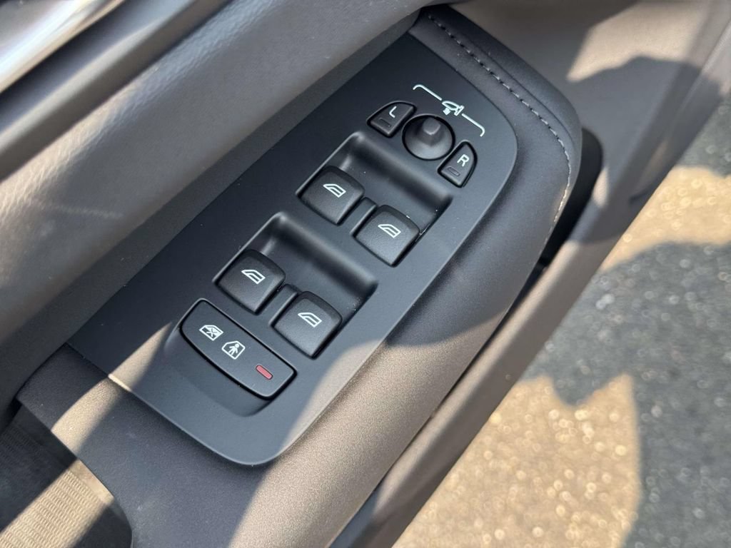 Certified 2026 Volvo XC60 B5 Plus w/ Protection Package Premier AWD/4WD image 15