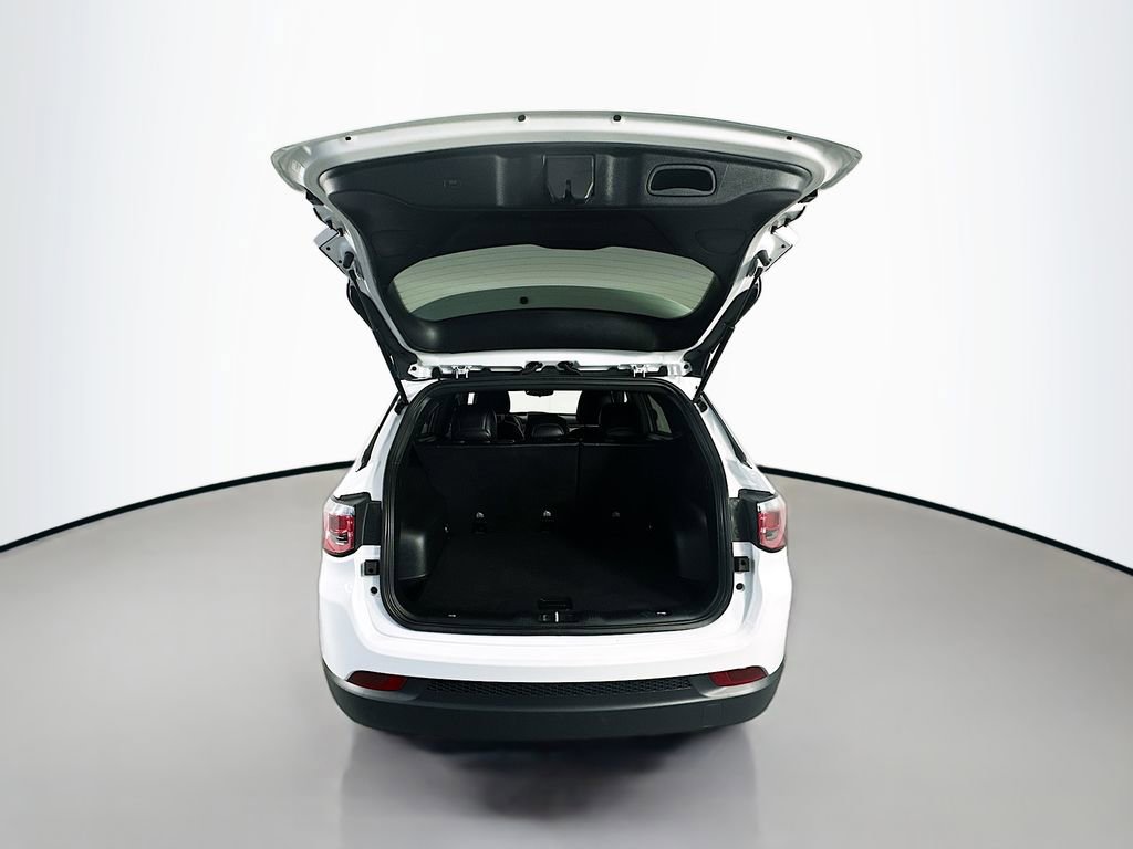 Used 2024 Jeep Compass Latitude image 29