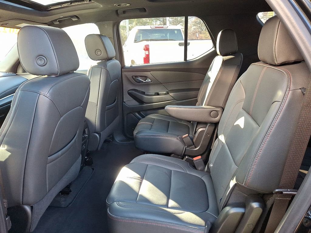 Used 2023 Chevrolet Traverse RS image 17
