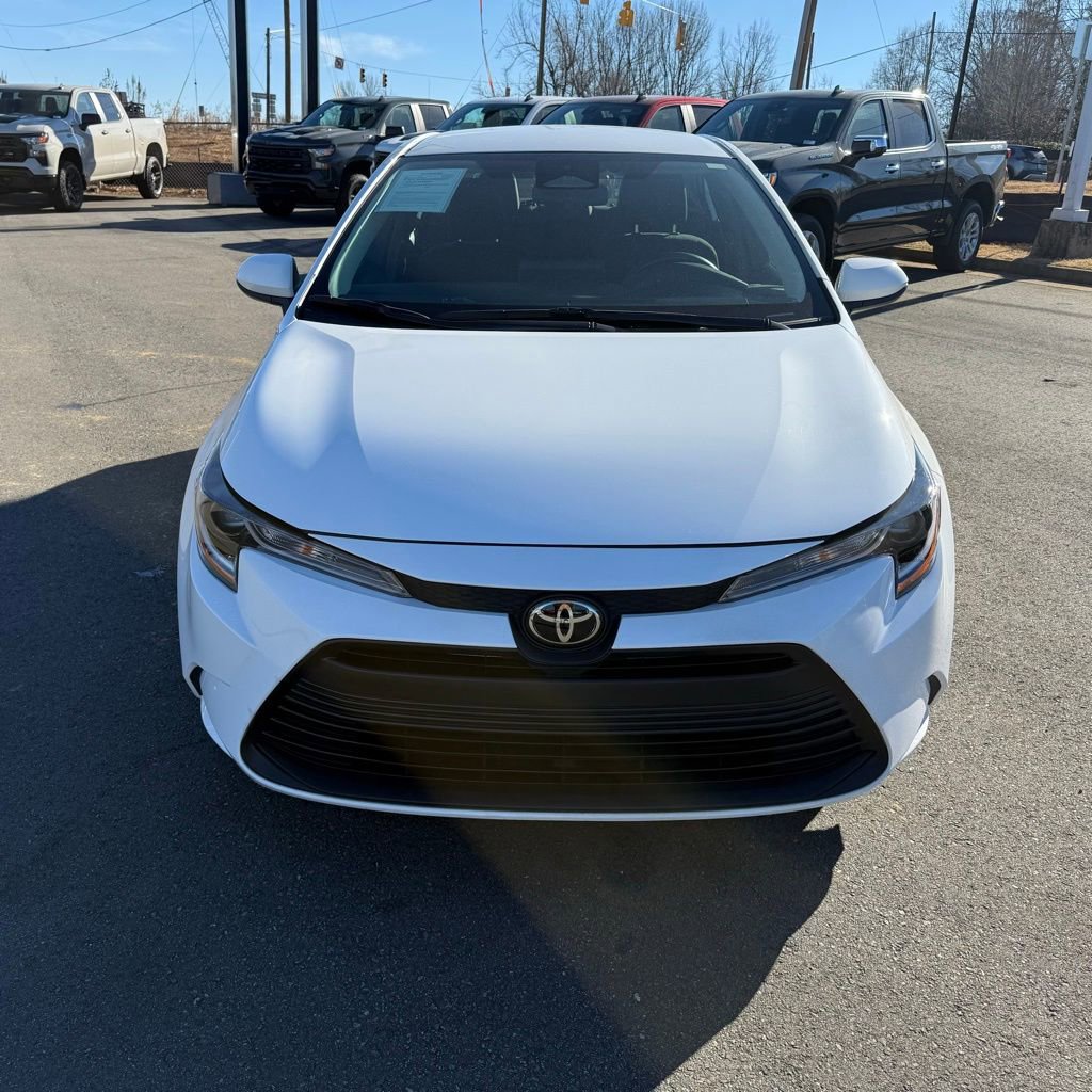 Used 2025 Toyota Corolla LE image 8