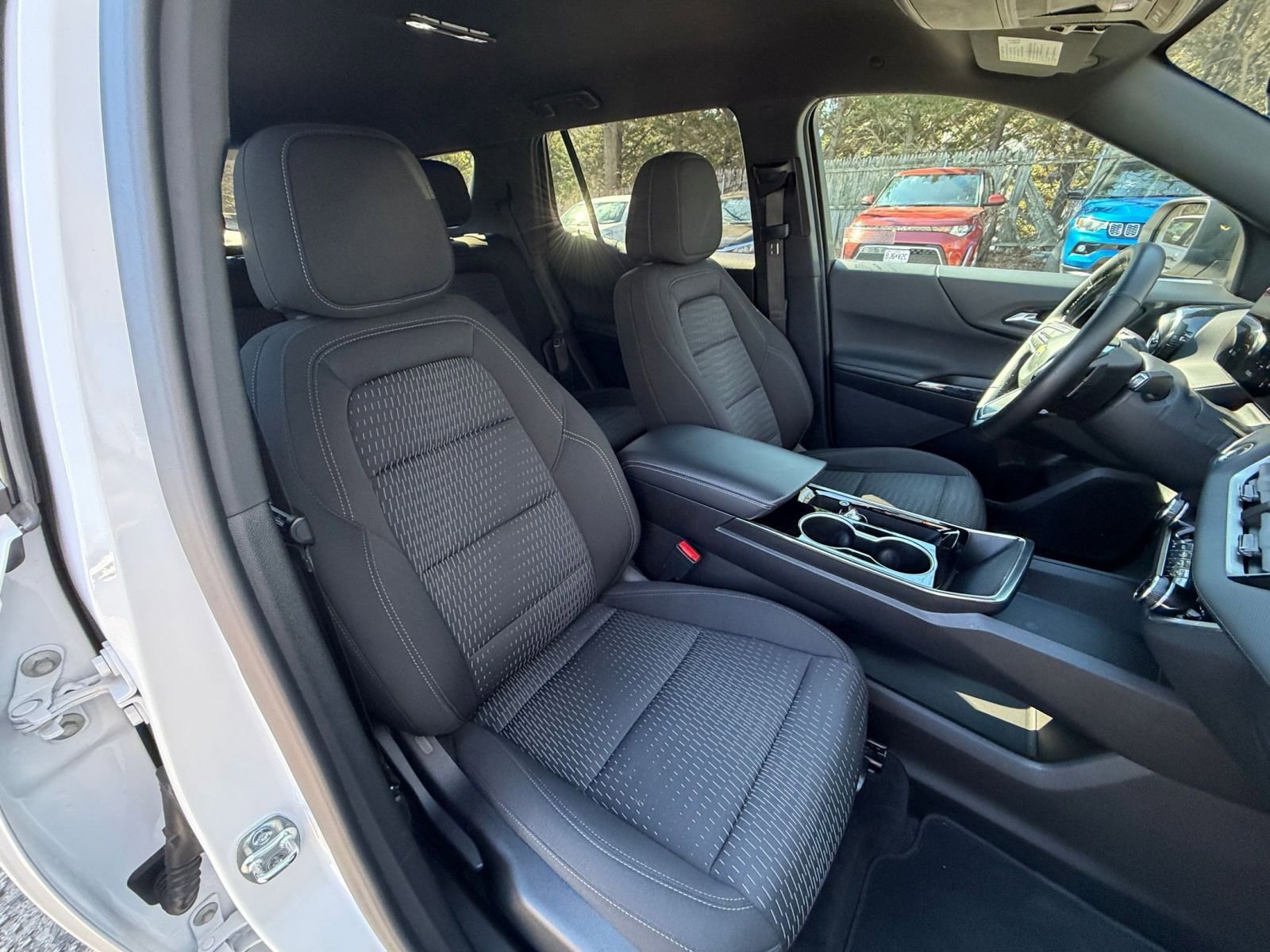 Used 2025 Chevrolet Equinox LT image 35