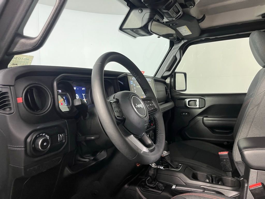 Used 2025 Jeep Wrangler Unlimited Rubicon image 22