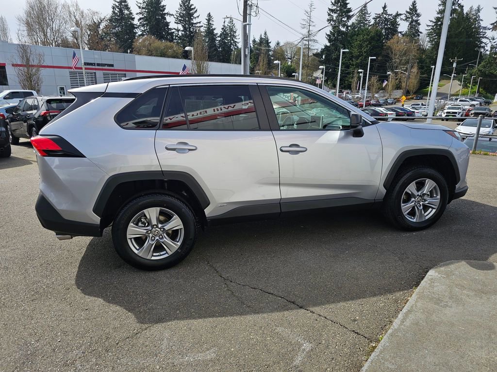 Certified 2025 Toyota RAV4 LE AWD/4WD image 9