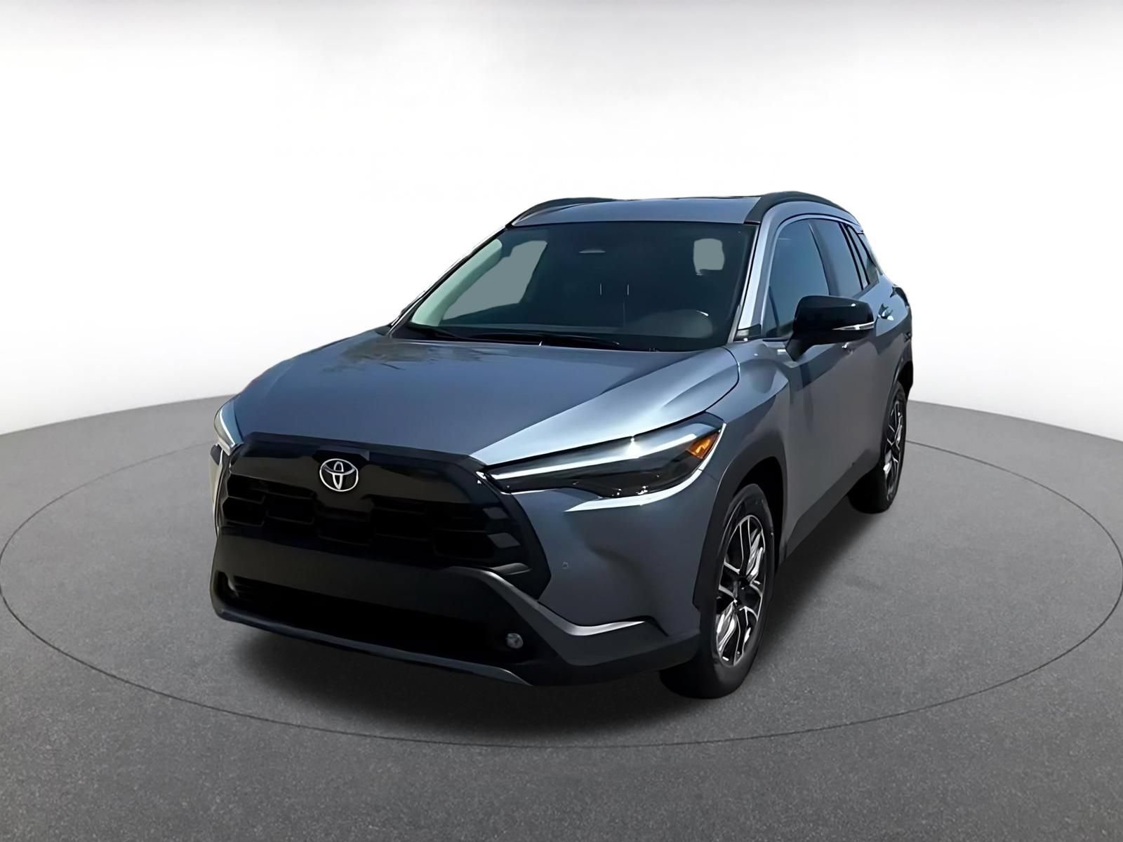 Used 2026 Toyota Corolla Cross XLE FWD image 5