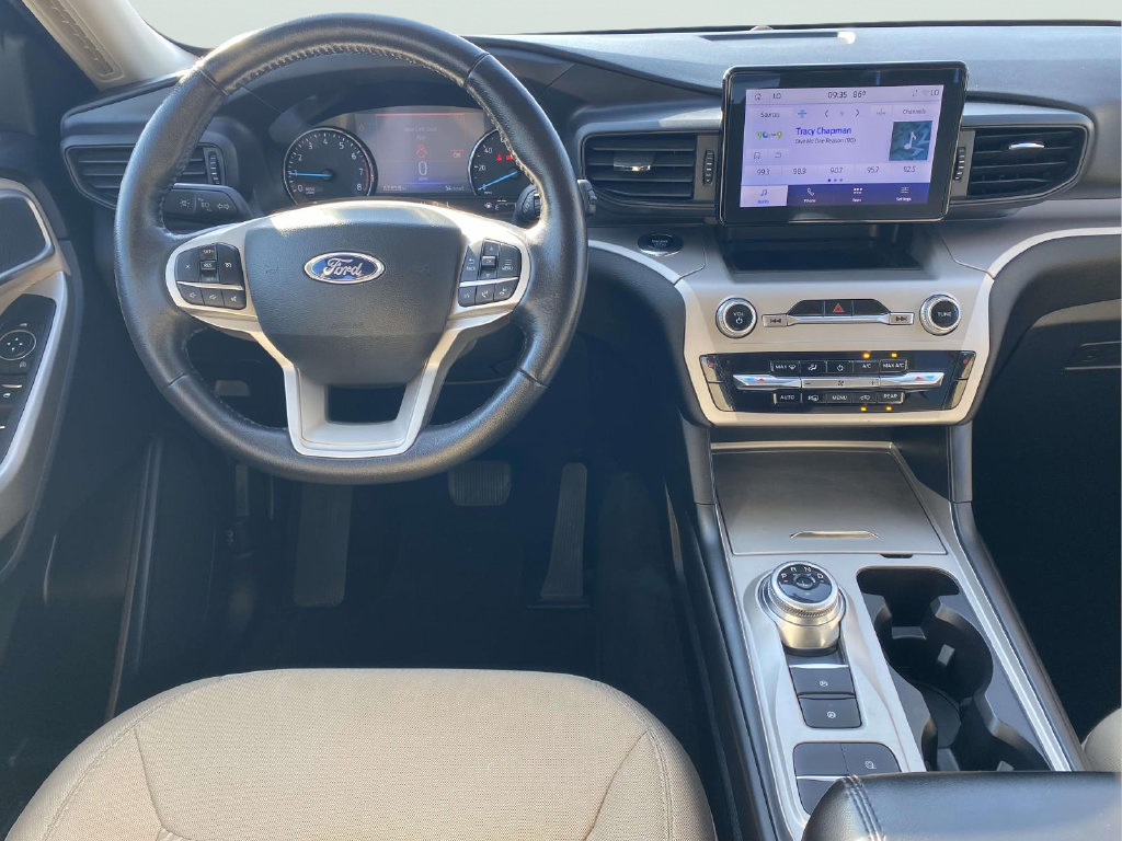 Used 2023 Ford Explorer XLT RWD image 11