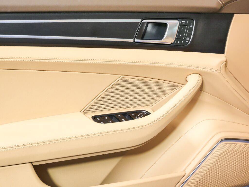Certified 2023 Porsche Panamera 4 Platinum Edition AWD/4WD image 6