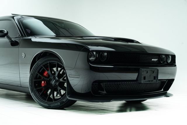 Used 2016 Dodge Challenger SRT Hellcat RWD image 4