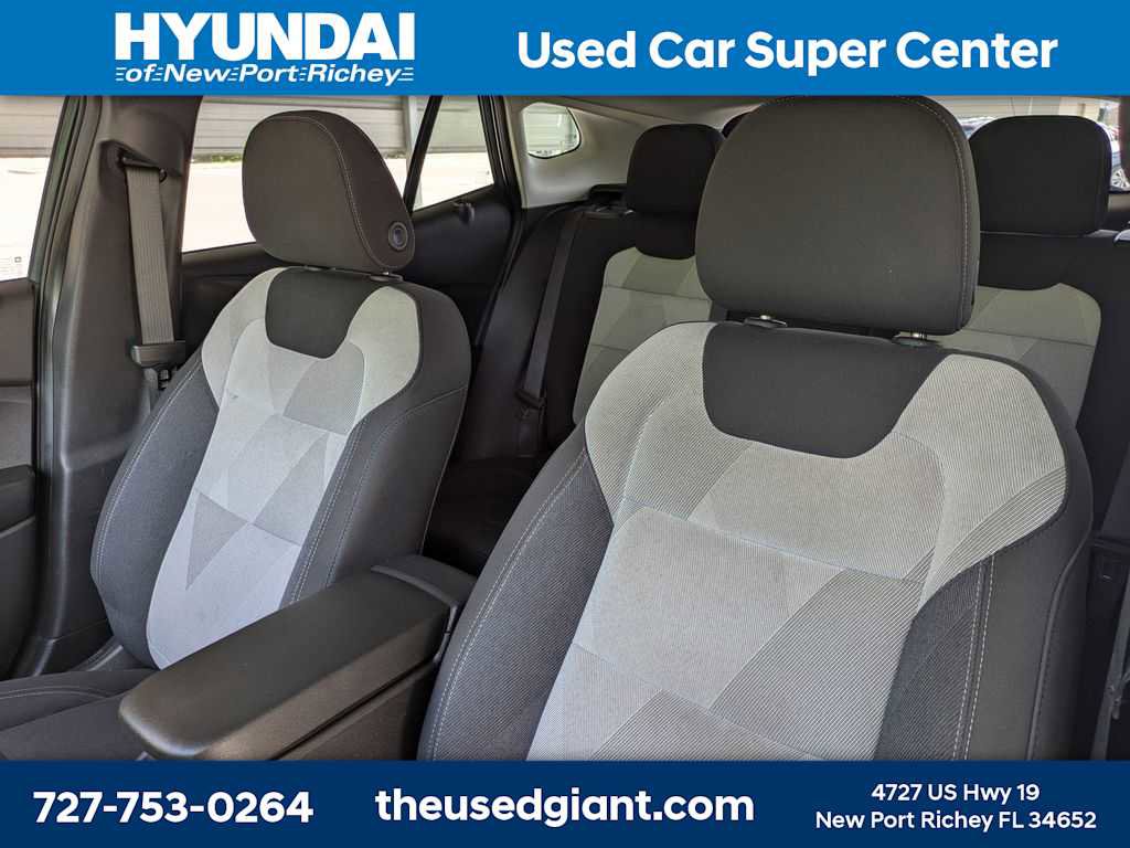 Used 2025 Chevrolet Trax LS FWD image 7