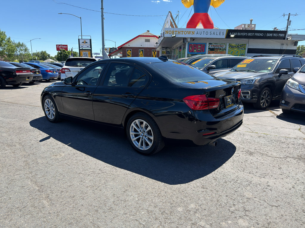 Used 2016 BMW 320i xDrive Sedan AWD/4WD image 4