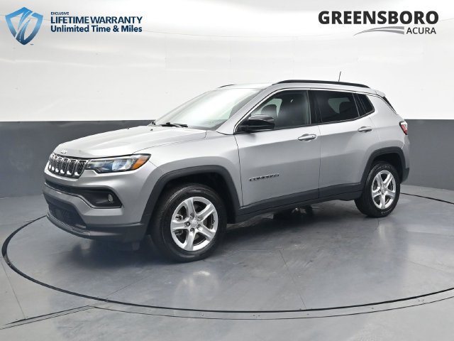 Used 2023 Jeep Compass Latitude w/ Sun and Sound Group AWD/4WD image 12