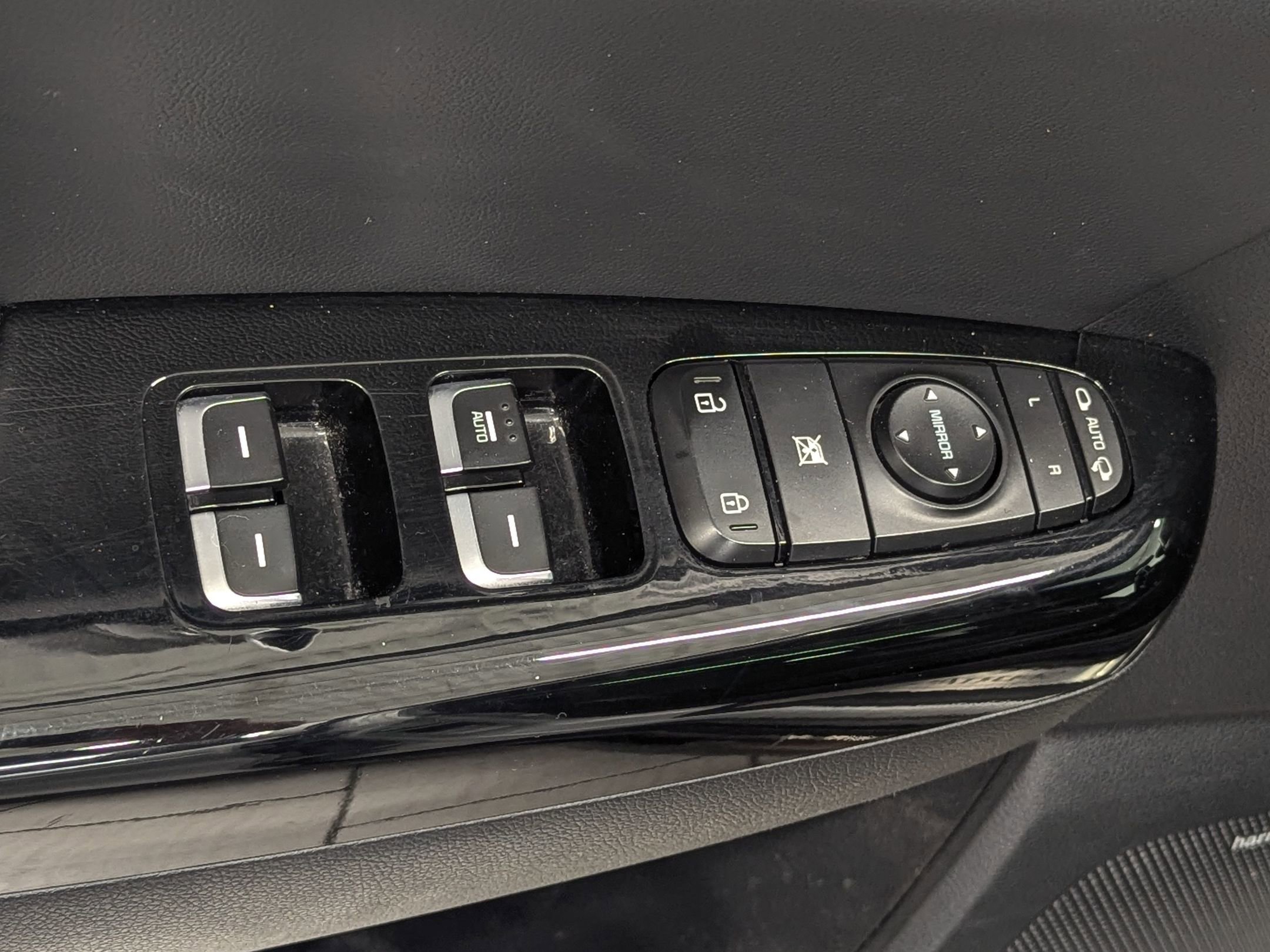 Used 2020 Kia Sportage SX image 19