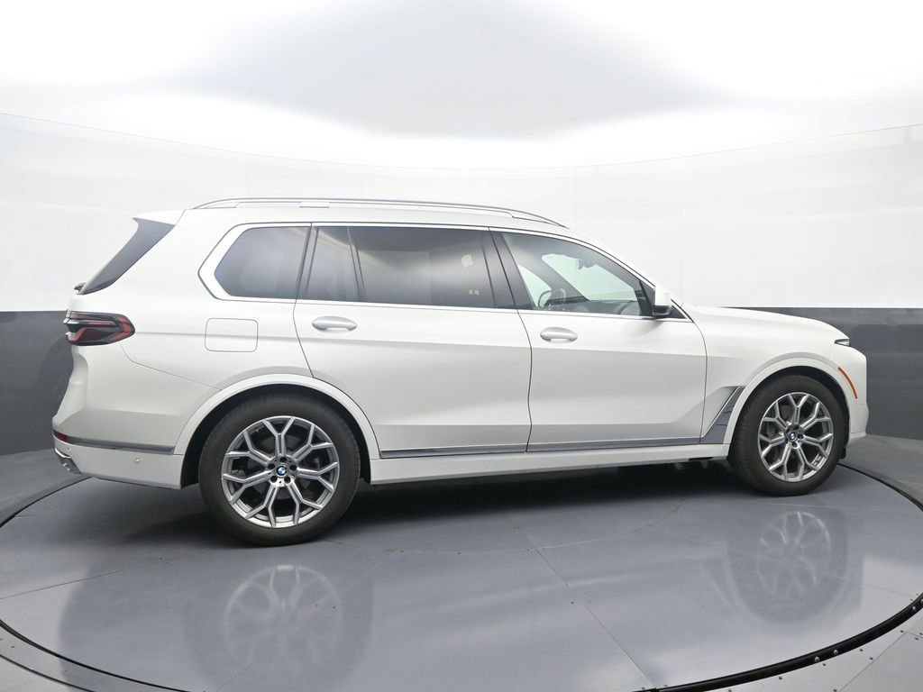 Used 2025 BMW X7 xDrive40i image 8