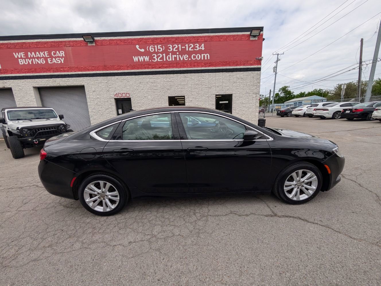 Used 2017 Chrysler 200 Limited Platinum FWD image 5