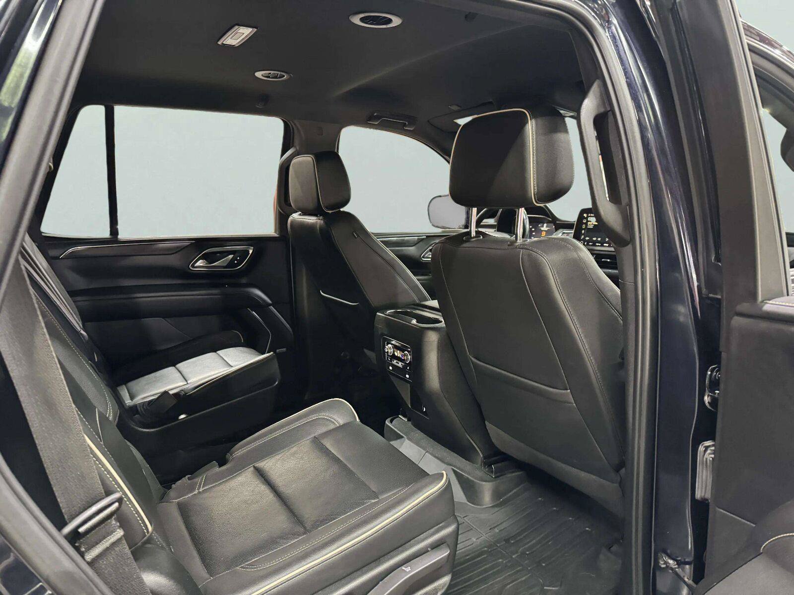 Used 2022 GMC Yukon SLT w/ SLT Luxury Package AWD/4WD image 37