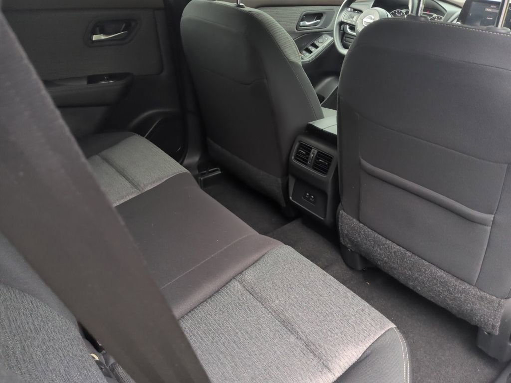 Used 2023 Nissan Rogue SV AWD/4WD image 44