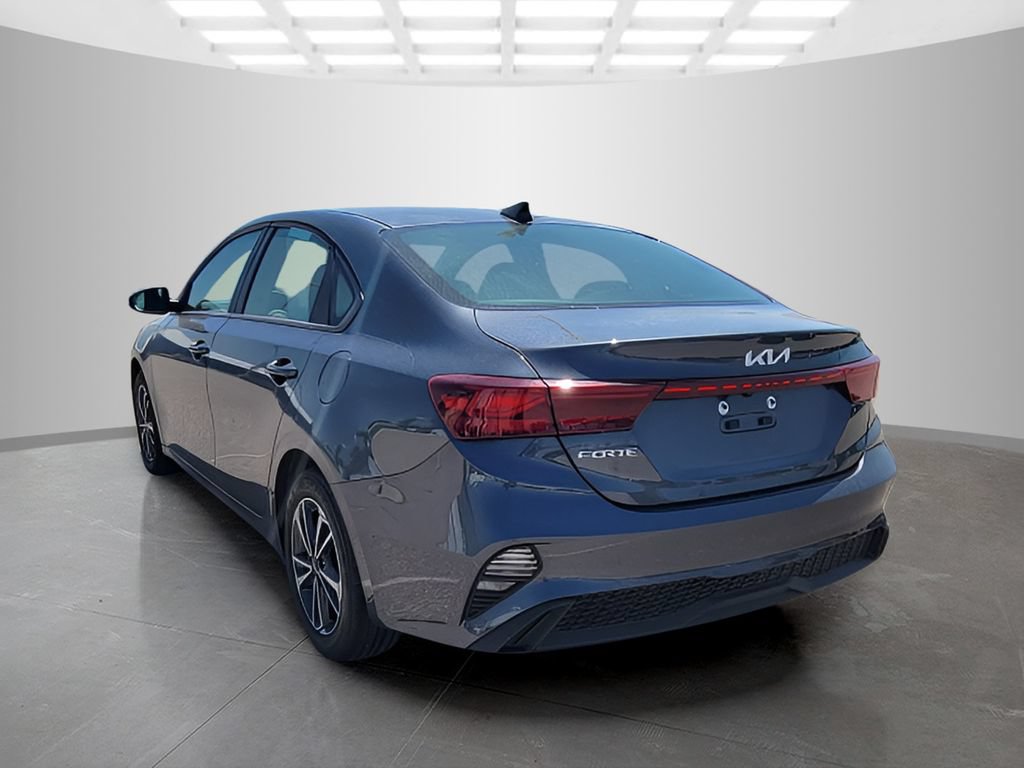 Used 2024 Kia Forte LXS w/ LXS Technology Package FWD image 4