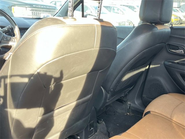Used 2017 Chevrolet Trax LT w/ LT Convenience Package image 18