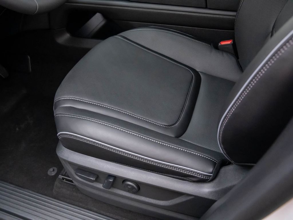 New 2026 INFINITI QX80 Luxe w/ Cargo Package image 13