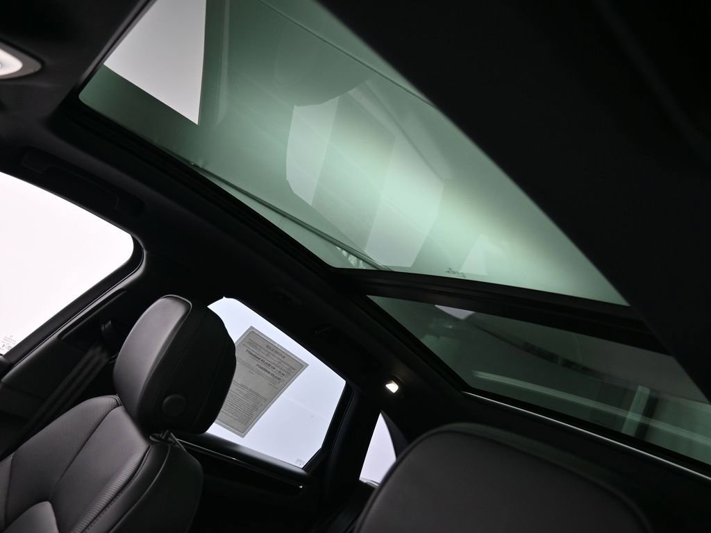 Certified 2026 Porsche Macan S AWD/4WD image 11