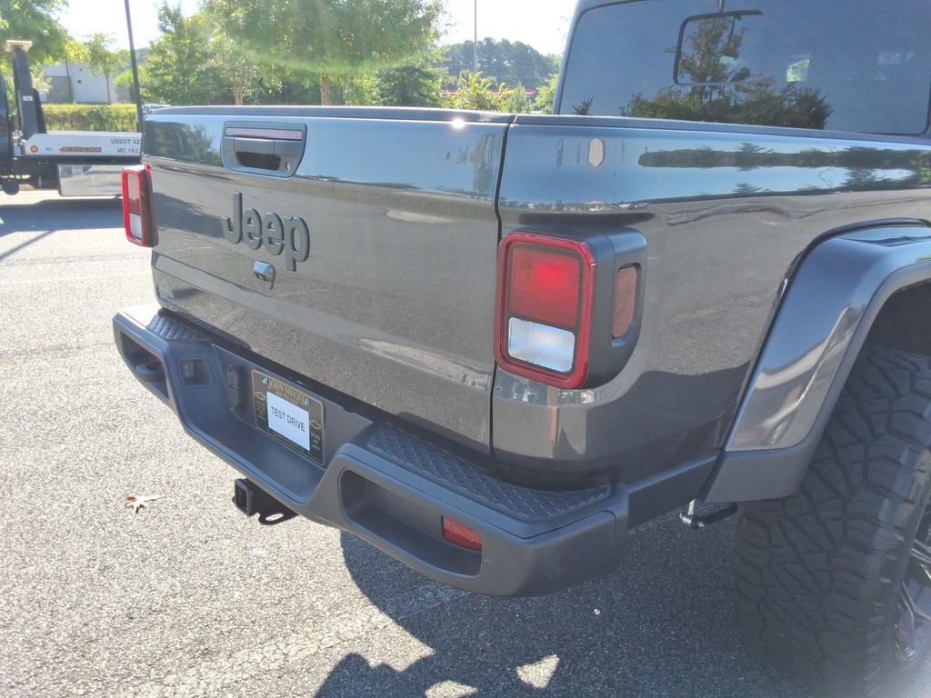 Used 2022 Jeep Gladiator Sport AWD/4WD image 15