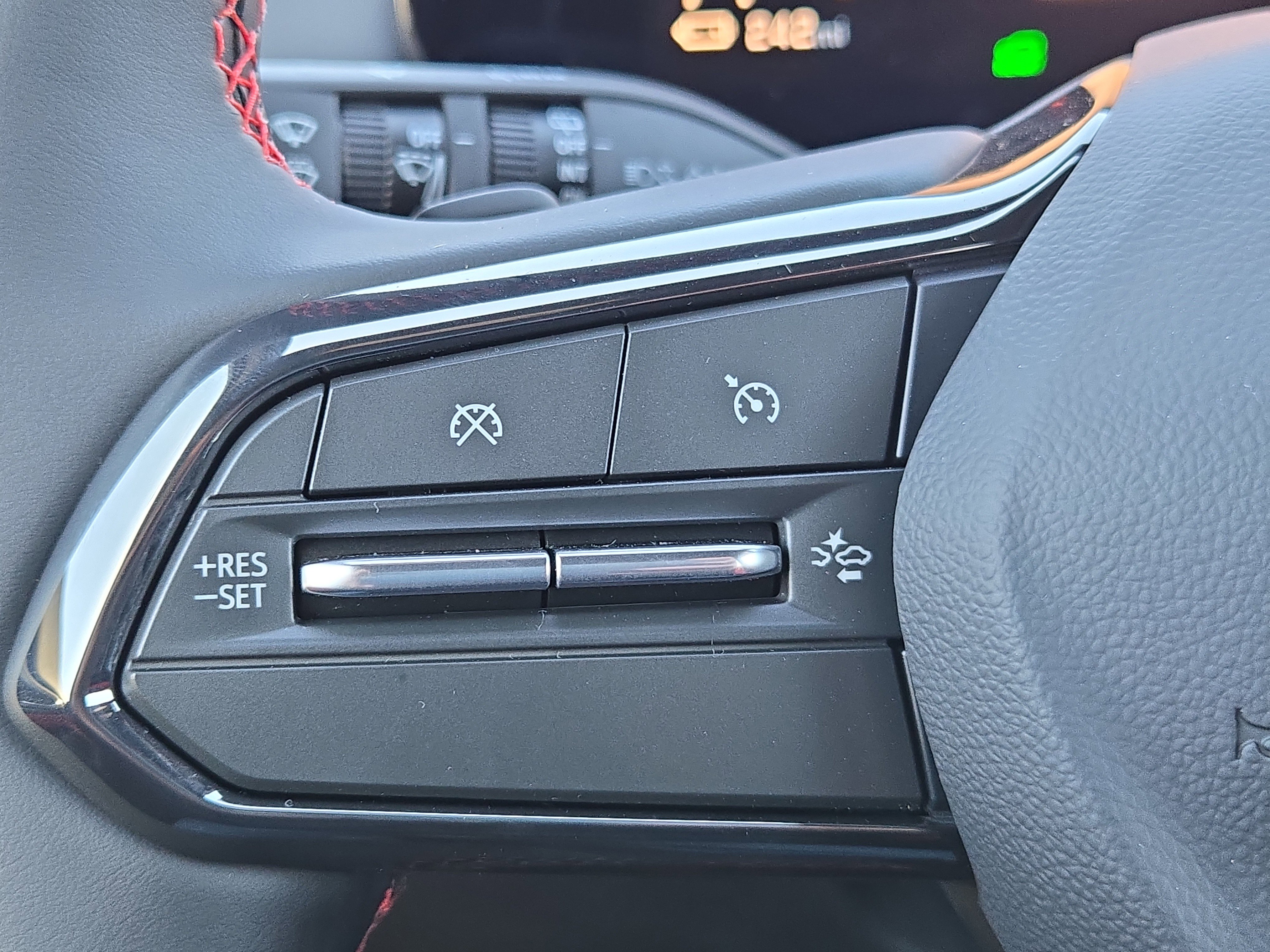 New 2025 Chevrolet Equinox EV RS image 25