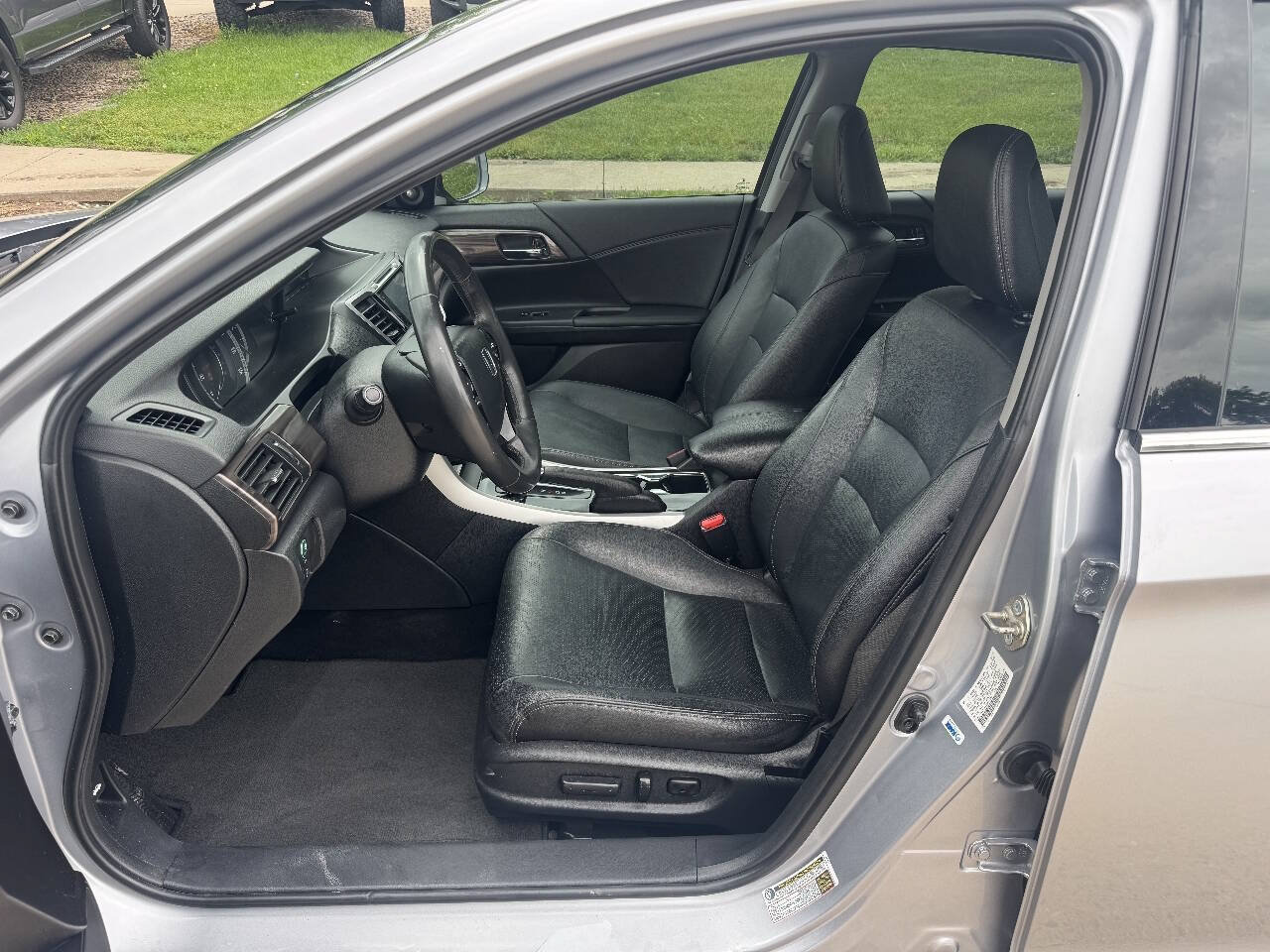 Used 2016 Honda Accord Touring image 7