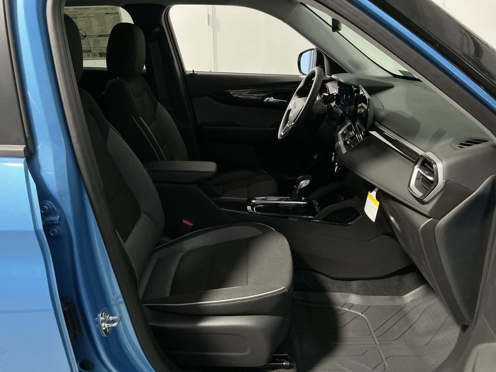 New 2026 Chevrolet TrailBlazer LT w/ Convenience Package FWD image 26