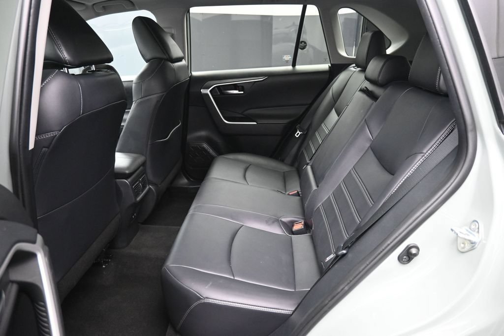Certified 2020 Toyota RAV4 XLE Premium AWD/4WD image 21