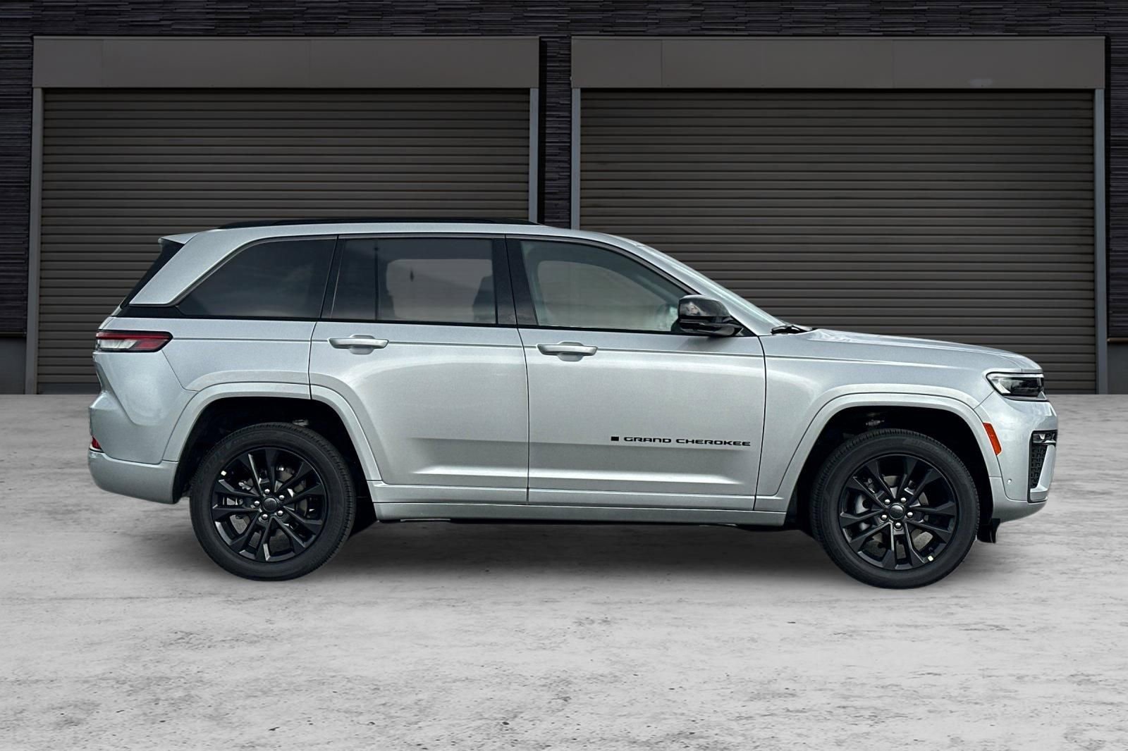 New 2026 Jeep Grand Cherokee Limited image 3