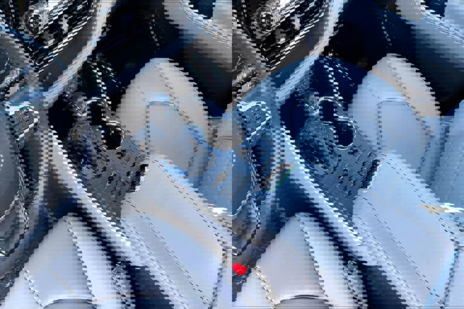 Used 2022 Toyota Highlander XLE image 17