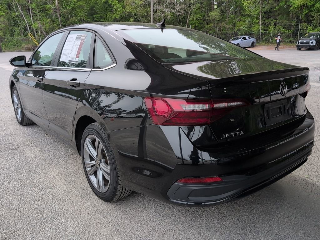 Used 2024 Volkswagen Jetta SE image 5