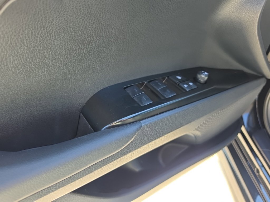 Used 2025 Toyota Camry SE FWD image 11