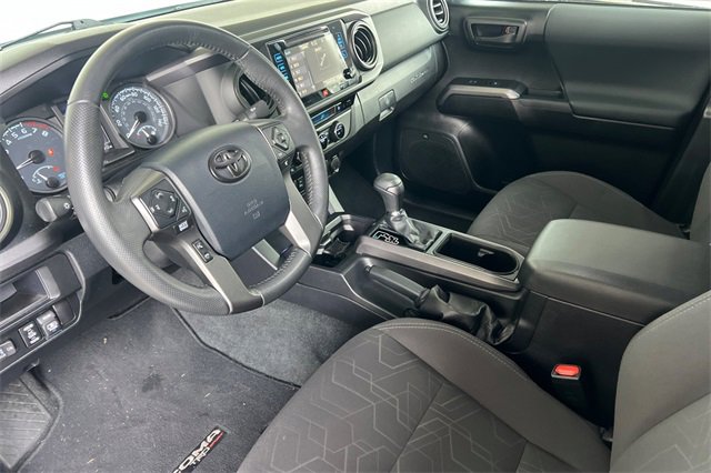 Used 2017 Toyota Tacoma TRD Sport image 10