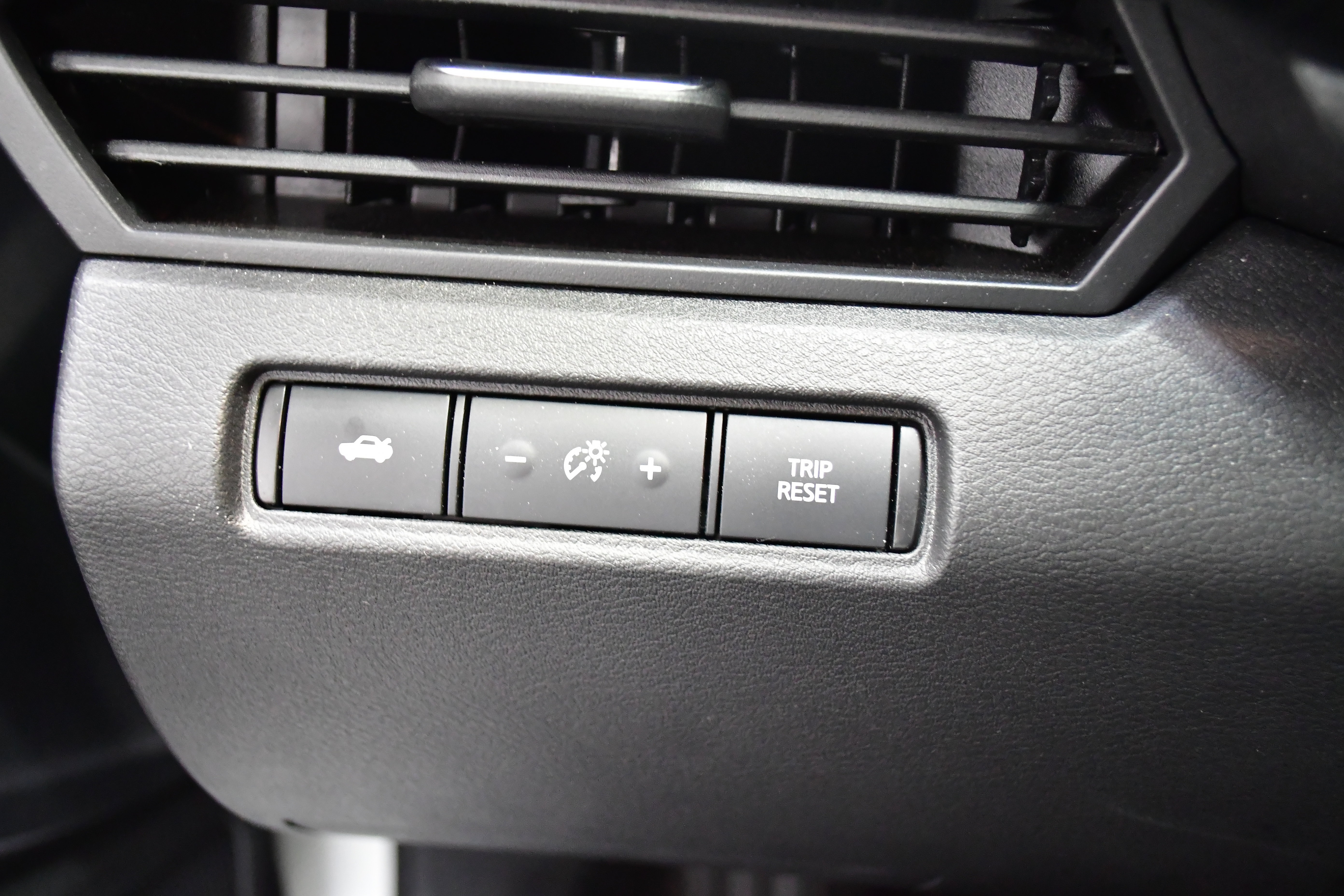 Used 2025 Nissan Altima 2.5 SV image 16