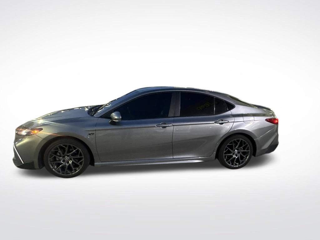 Used 2025 Toyota Camry SE FWD image 9