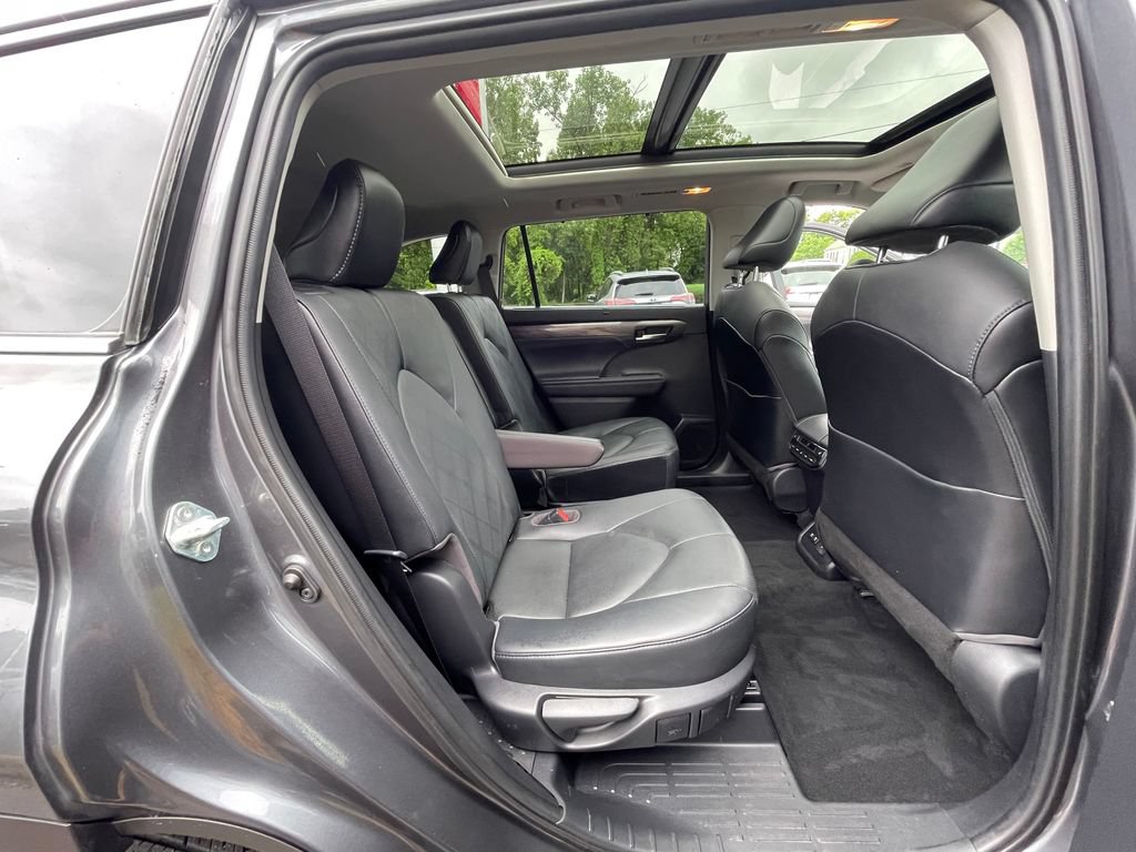 Used 2021 Toyota Highlander Platinum AWD/4WD image 21