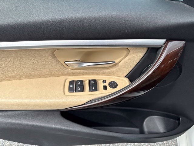Used 2018 BMW 328d xDrive Sedan w/ Premium Package AWD/4WD image 13