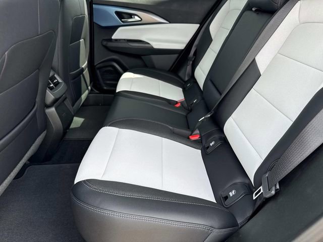 New 2025 Chevrolet Equinox EV LT image 8