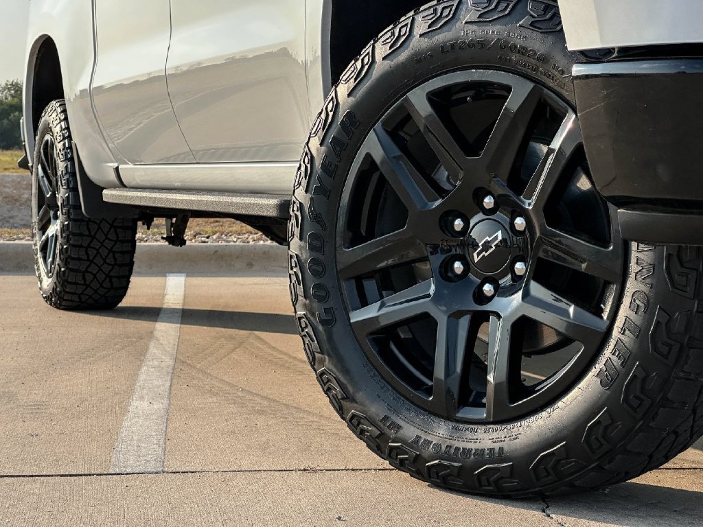 Used 2025 Chevrolet Silverado 1500 LT Trail Boss w/ LT Trail Boss Premium Package AWD/4WD image 9