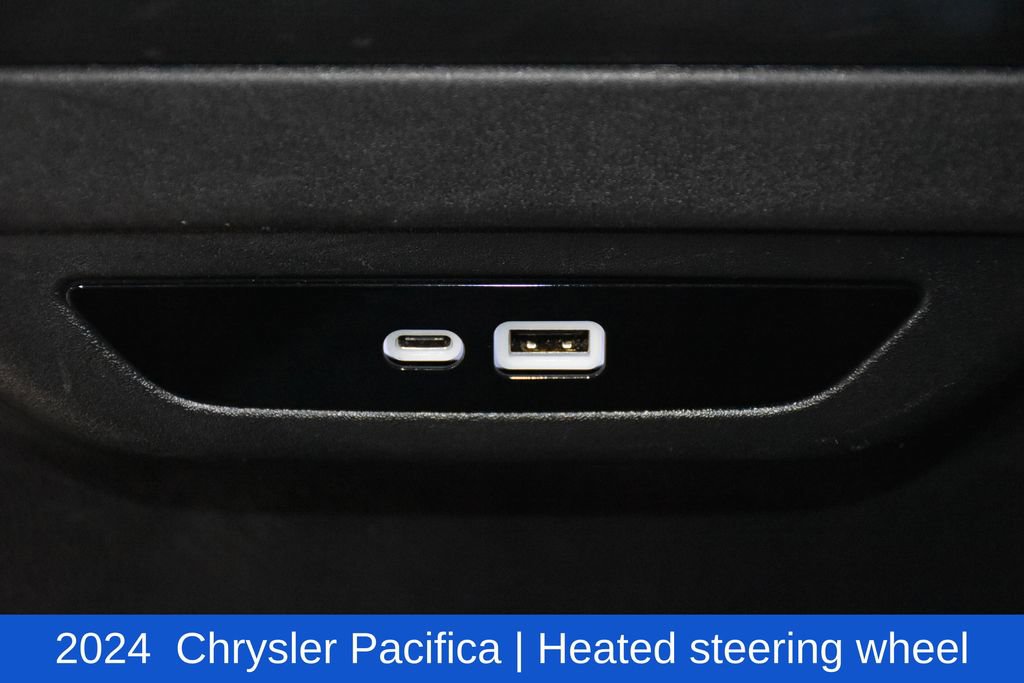 Used 2024 Chrysler Pacifica Touring-L image 25