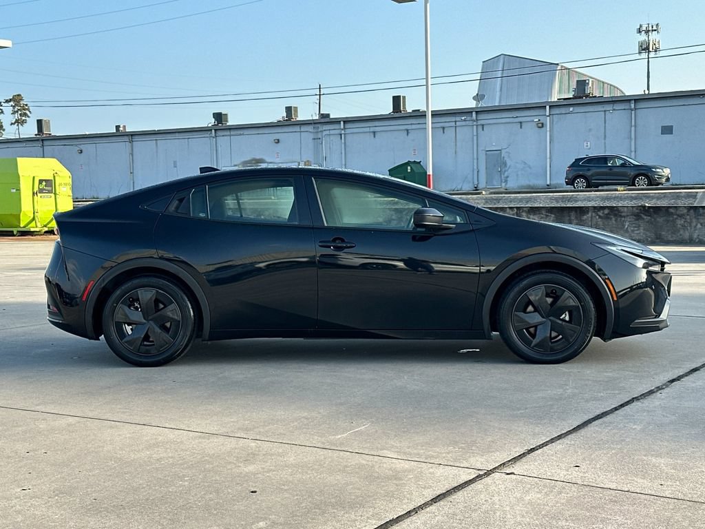 Certified 2025 Toyota Prius LE FWD image 7