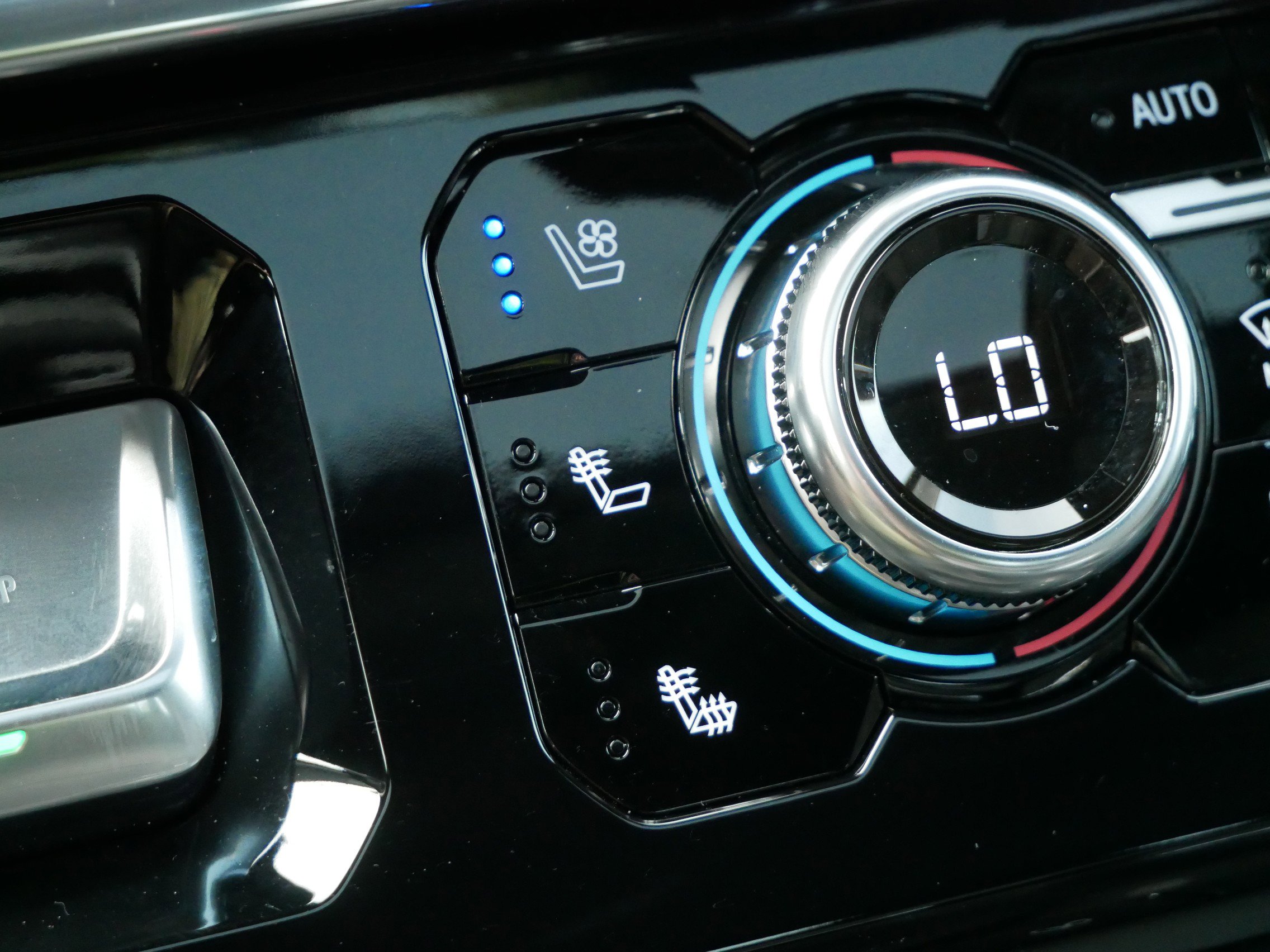 Used 2024 GMC Sierra 1500 Denali w/ Denali Reserve Package image 27