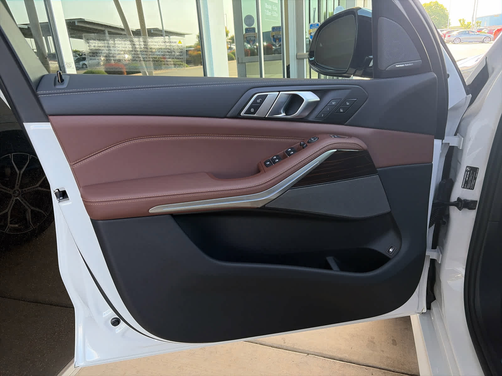 New 2026 BMW X5 xDrive50e w/ M Sport Package AWD/4WD image 9