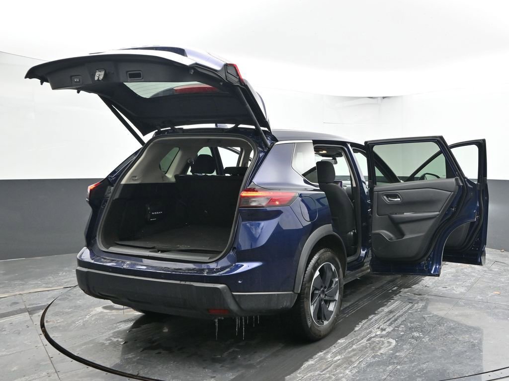 Used 2024 Nissan Rogue SV image 54