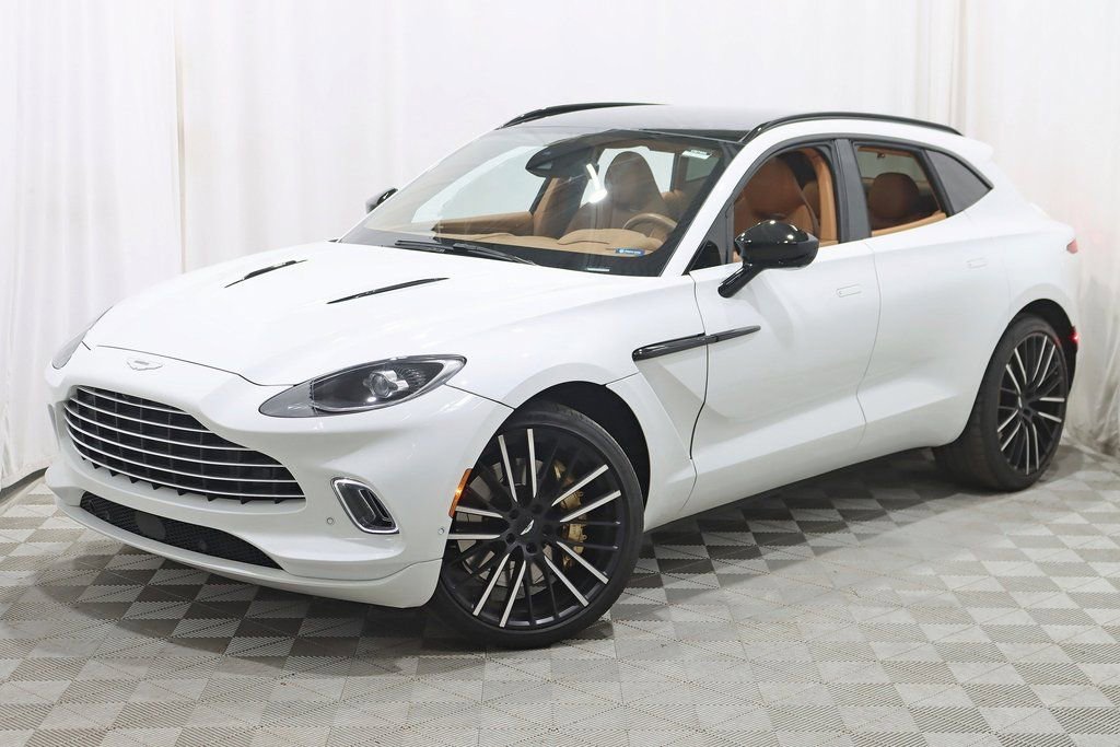 Used 2023 Aston Martin DBX image 8
