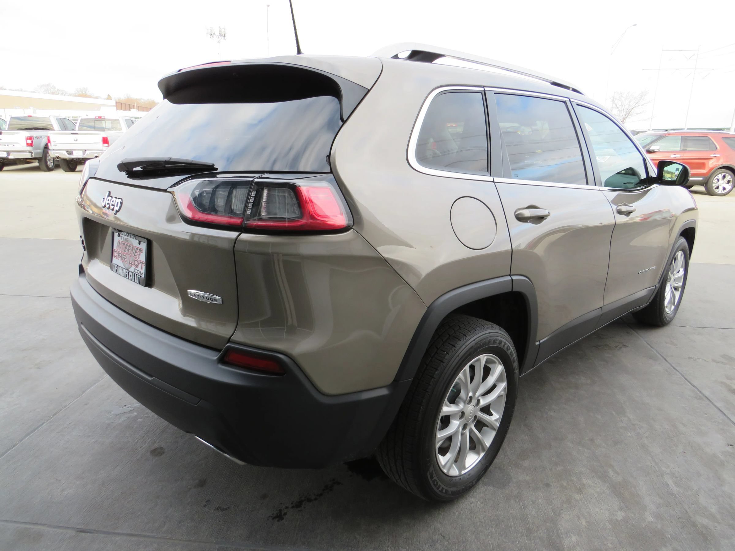 Used 2019 Jeep Cherokee Latitude w/ Popular Appearance Group FWD image 7