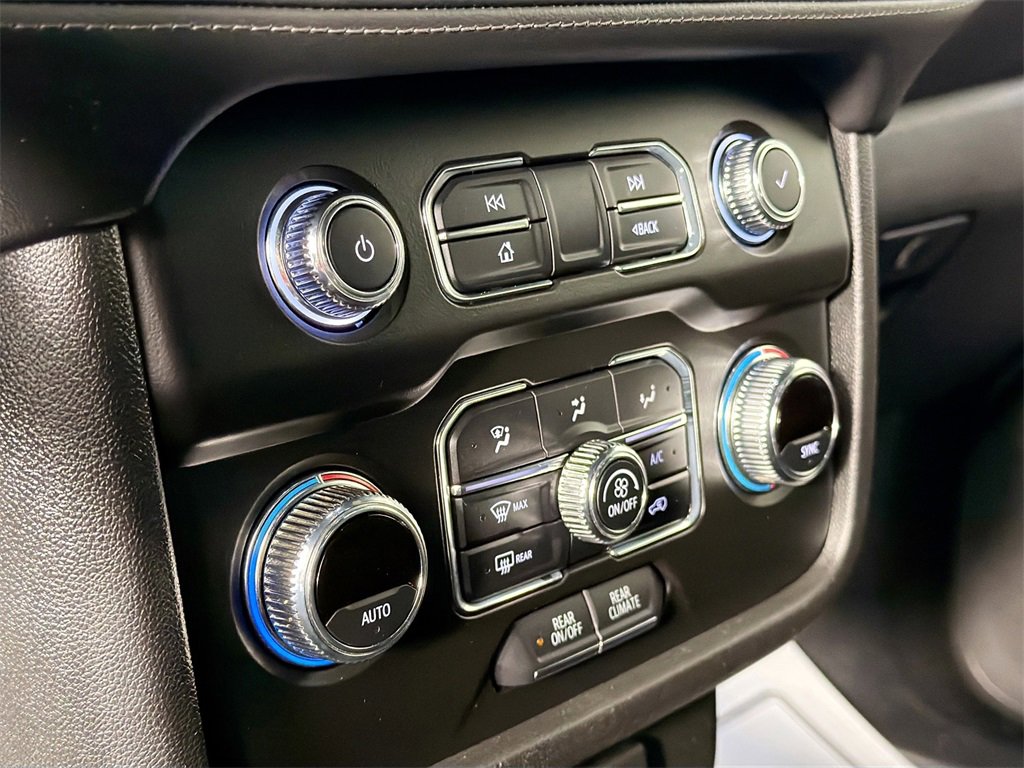 Used 2022 GMC Yukon XL SLE image 14