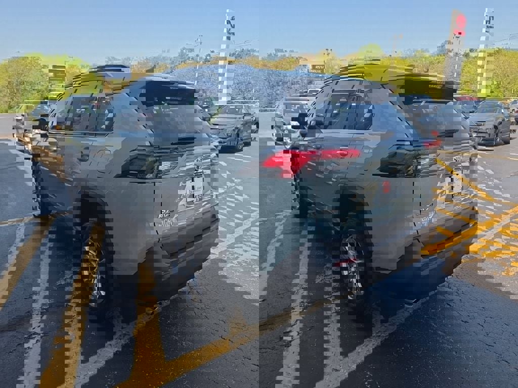 Used 2023 Toyota RAV4 XLE image 7
